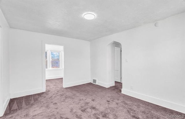 5573 Montclair Street, Detroit, MI 48213