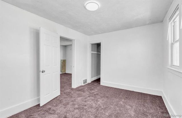 5573 Montclair Street, Detroit, MI 48213