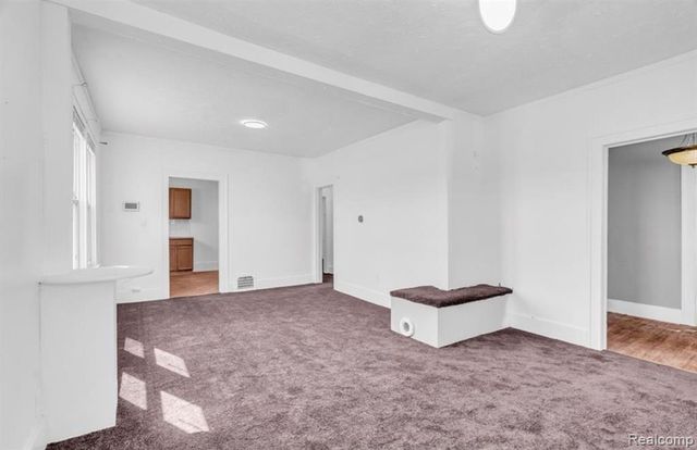 5573 Montclair Street, Detroit, MI 48213