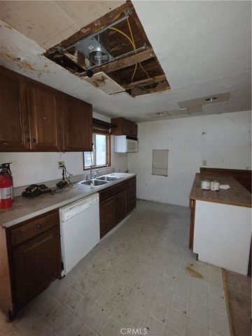 23480 Knapps Cutoff, Crestline, CA 92325