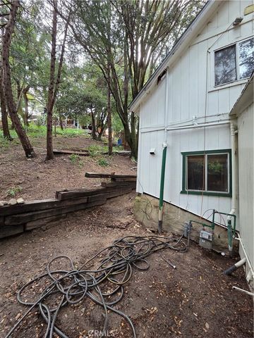 23480 Knapps Cutoff, Crestline, CA 92325