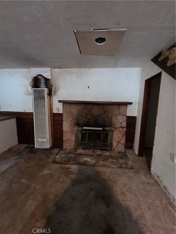 23480 Knapps Cutoff, Crestline, CA 92325