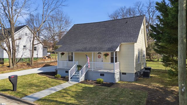 10 Bobo Street, Greer, SC 29650