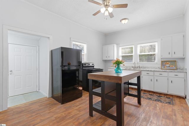 10 Bobo Street, Greer, SC 29650