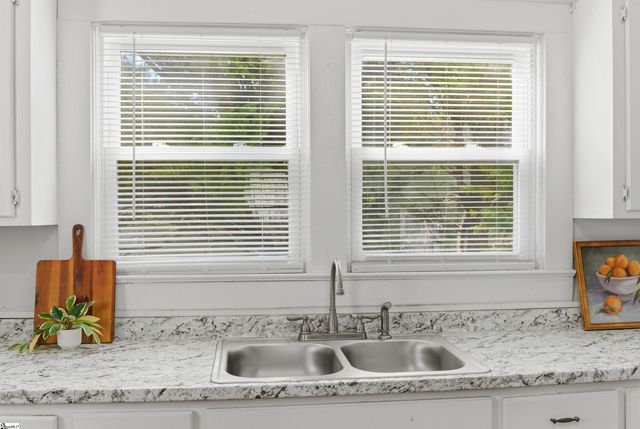 10 Bobo Street, Greer, SC 29650