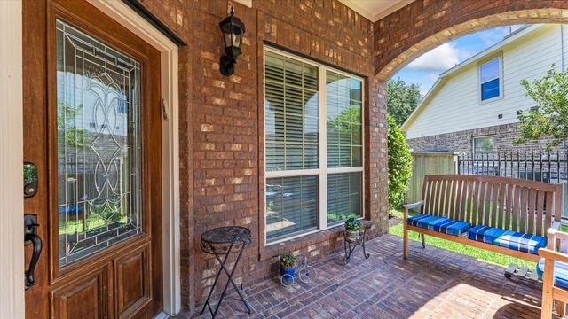 6 Newgrove Court, The Woodlands, TX 77354