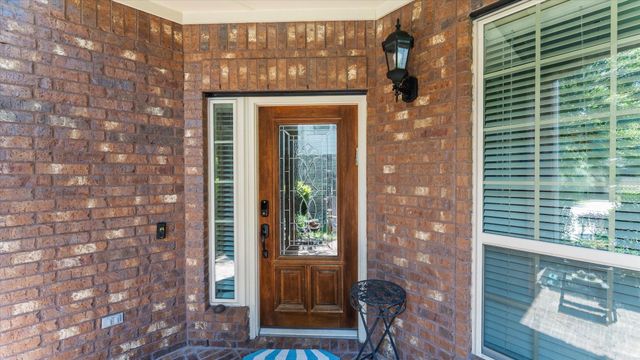 6 Newgrove Court, The Woodlands, TX 77354