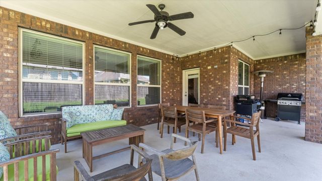 6 Newgrove Court, The Woodlands, TX 77354