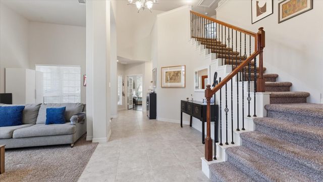 6 Newgrove Court, The Woodlands, TX 77354