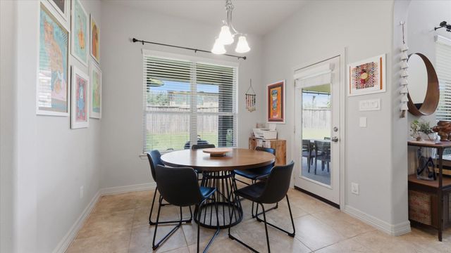 6 Newgrove Court, The Woodlands, TX 77354