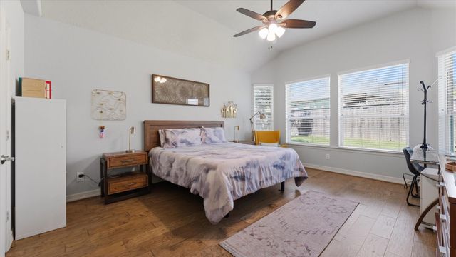 6 Newgrove Court, The Woodlands, TX 77354