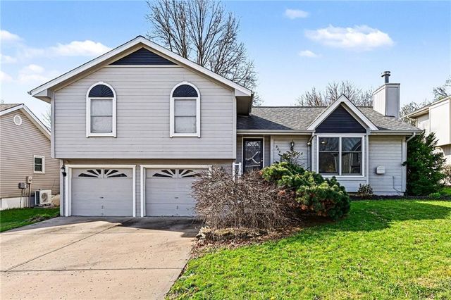 304 Mesa Drive, Smithville, MO 64089