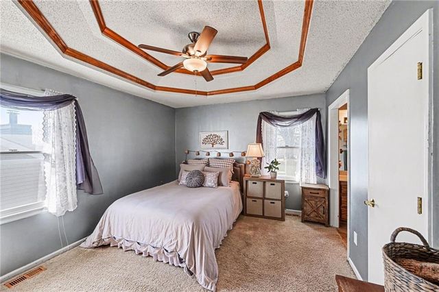 304 Mesa Drive, Smithville, MO 64089