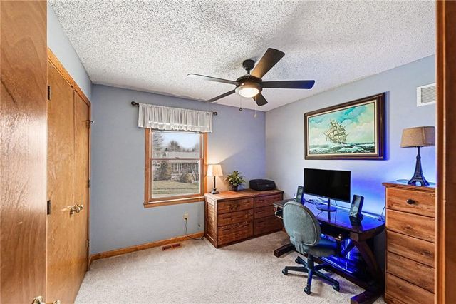 304 Mesa Drive, Smithville, MO 64089