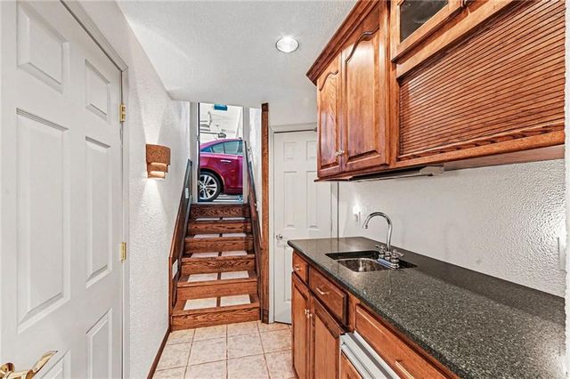 304 Mesa Drive, Smithville, MO 64089