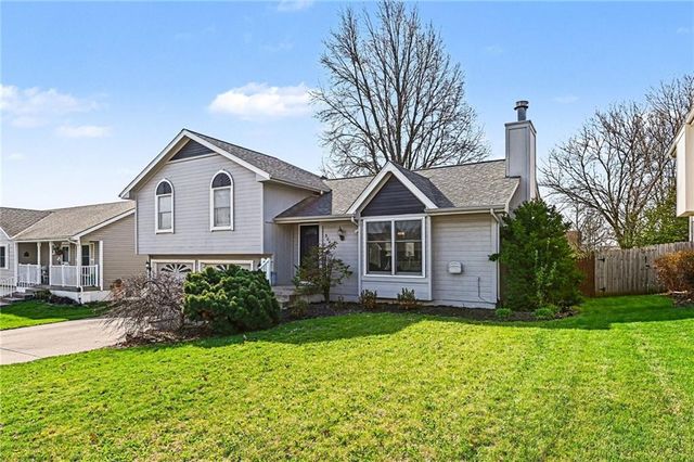 304 Mesa Drive, Smithville, MO 64089