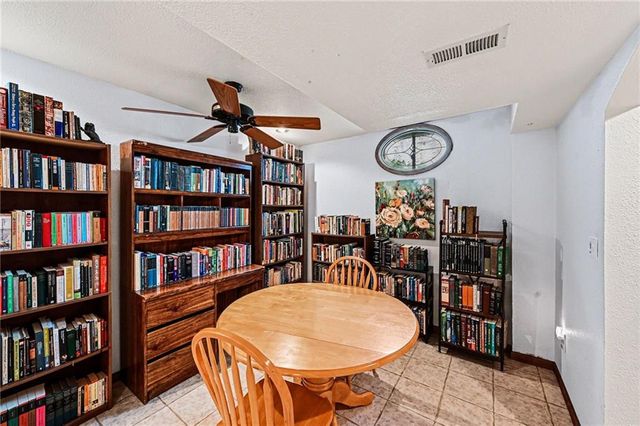 304 Mesa Drive, Smithville, MO 64089