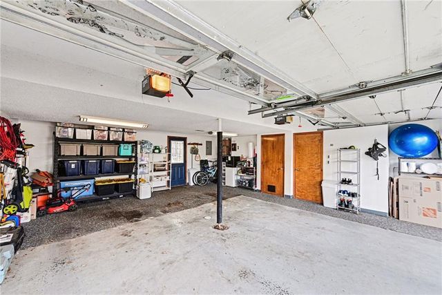 304 Mesa Drive, Smithville, MO 64089