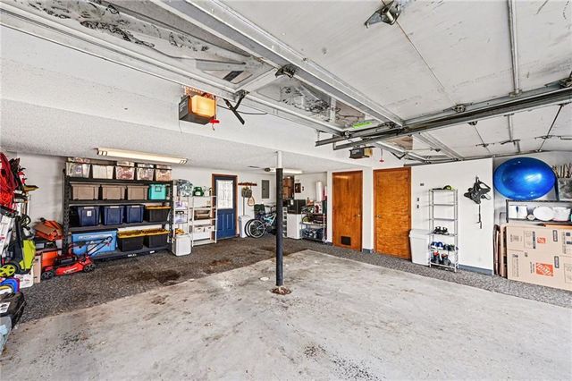 304 Mesa Drive, Smithville, MO 64089