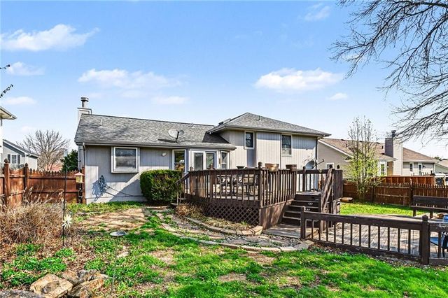 304 Mesa Drive, Smithville, MO 64089