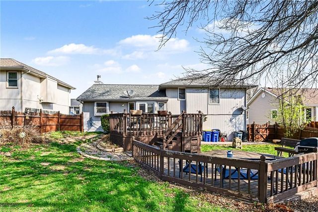 304 Mesa Drive, Smithville, MO 64089