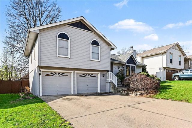 304 Mesa Drive, Smithville, MO 64089