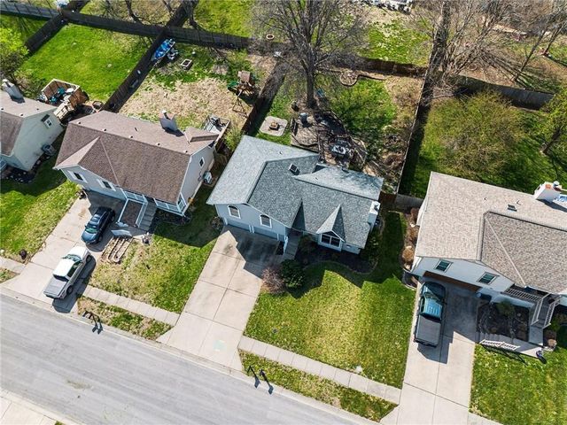 304 Mesa Drive, Smithville, MO 64089