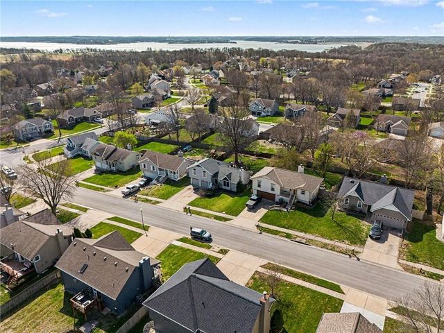 304 Mesa Drive, Smithville, MO 64089