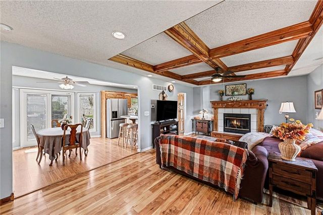 304 Mesa Drive, Smithville, MO 64089