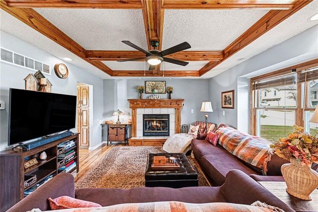 304 Mesa Drive, Smithville, MO 64089