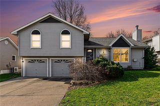 304 Mesa Drive, Smithville, MO 64089