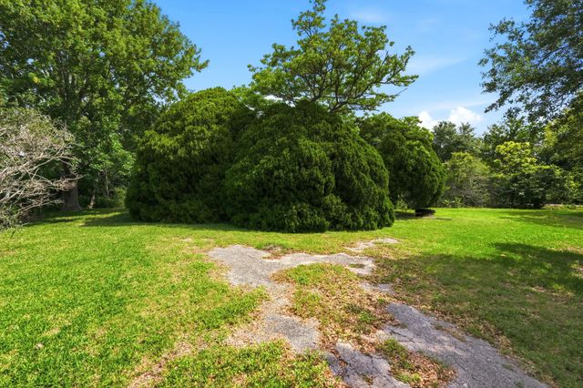 19402 Westwood Drive, Alvin, TX 77511