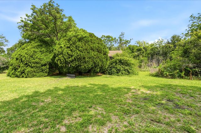 19402 Westwood Drive, Alvin, TX 77511