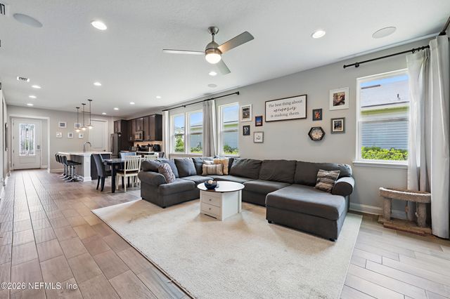 1124 PERSIMMON Drive, Middleburg, FL 32068