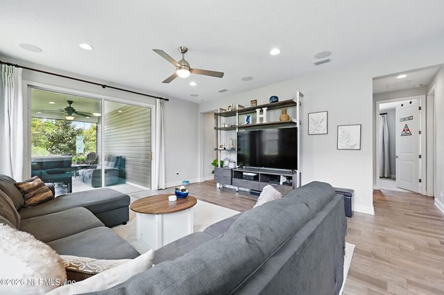 1124 PERSIMMON Drive, Middleburg, FL 32068