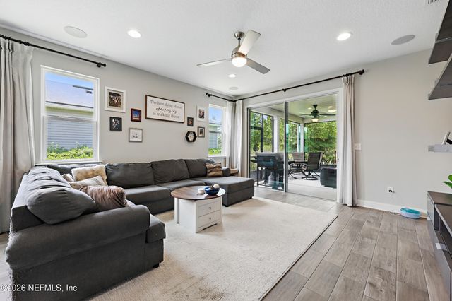 1124 PERSIMMON Drive, Middleburg, FL 32068