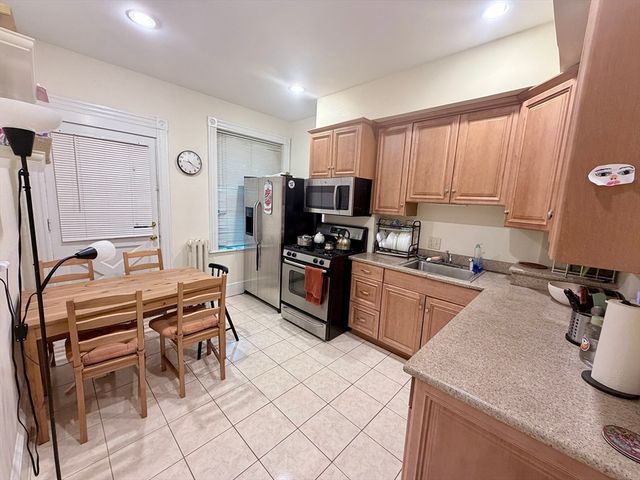 35 Westbourne Ter 2, Brookline, MA 02446