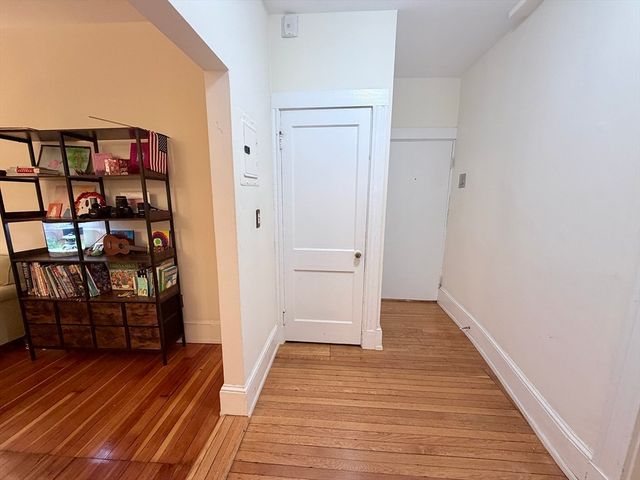 35 Westbourne Ter 2, Brookline, MA 02446