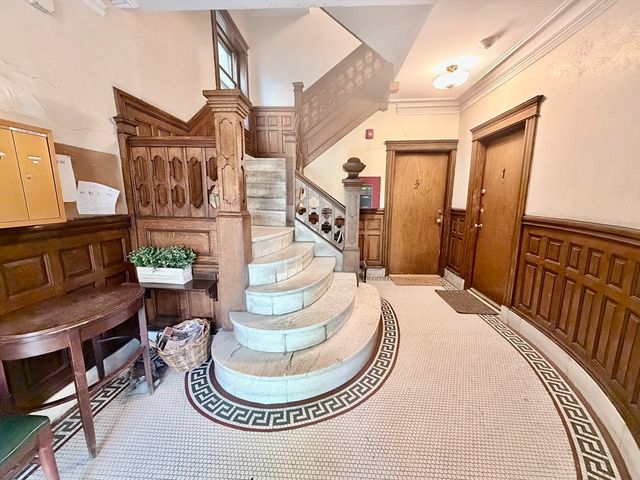35 Westbourne Ter 2, Brookline, MA 02446
