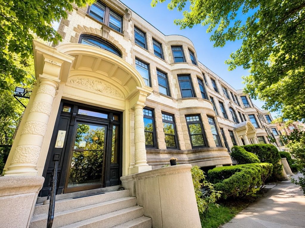 35 Westbourne Ter 2, Brookline, MA 02446