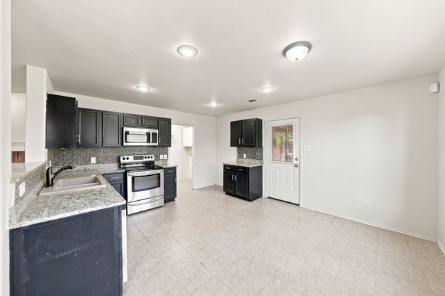 40 Daisy Drive, Fate, TX 75087