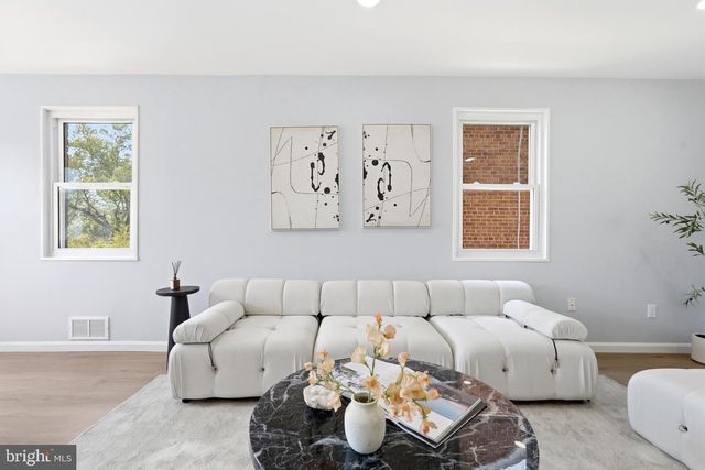 719 HILLTOP TER SE, Washington, DC 20019