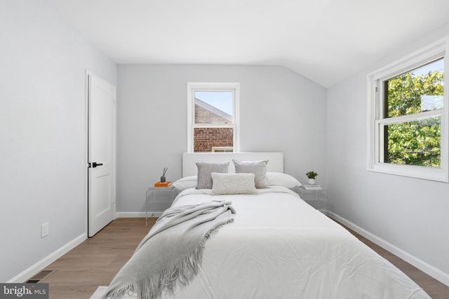 719 HILLTOP TER SE, Washington, DC 20019