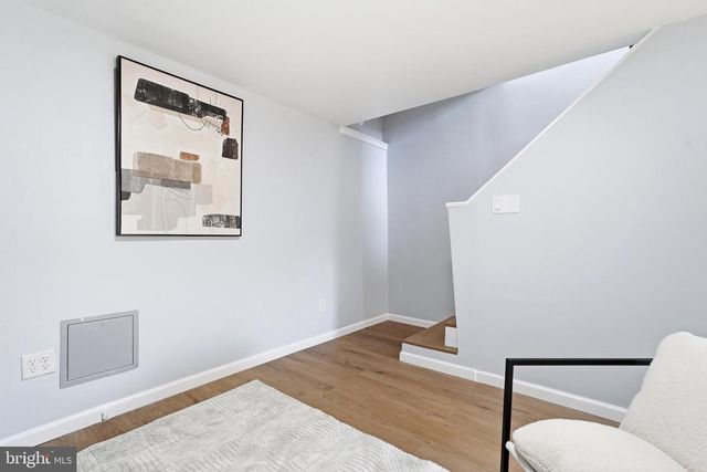 719 HILLTOP TER SE, Washington, DC 20019