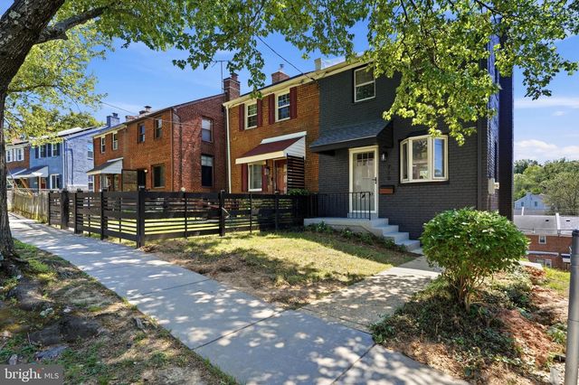719 HILLTOP TER SE, Washington, DC 20019