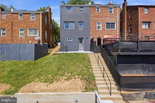 719 HILLTOP TER SE, Washington, DC 20019