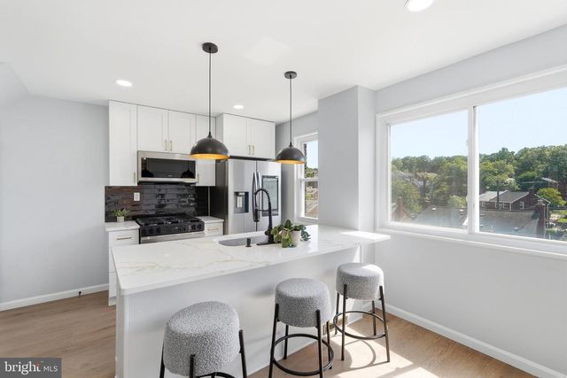 719 HILLTOP TER SE, Washington, DC 20019