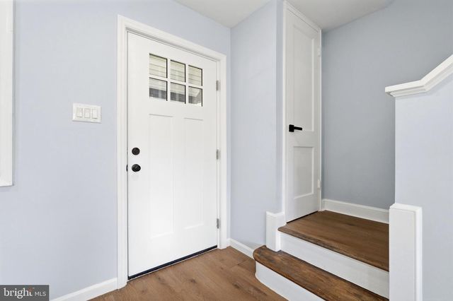 719 HILLTOP TER SE, Washington, DC 20019