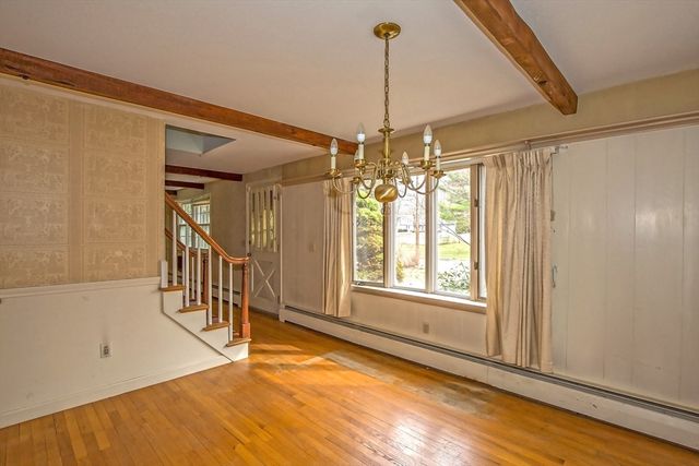 4 Raymond Dr, Wilbraham, MA 01095