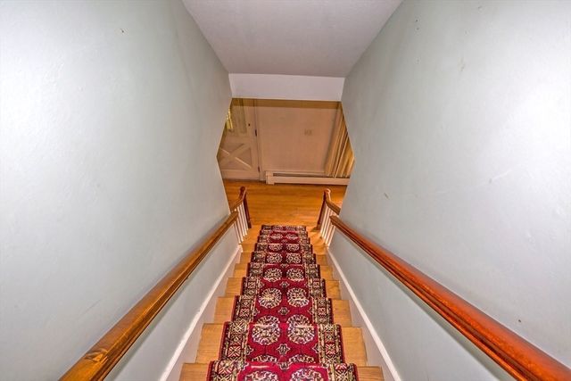 4 Raymond Dr, Wilbraham, MA 01095